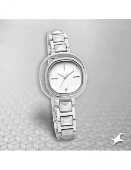 Buy Fastrack 6276SM01 Watch in India I Swiss Time House