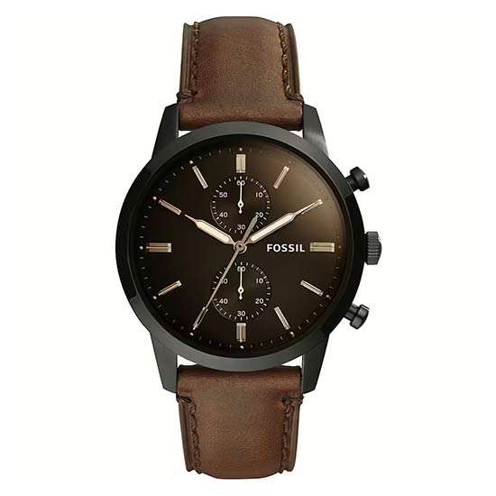  FOSSIL Townsmen analog masterpiece is engineered with 50 m water resistance feature and chronograph functionalities to offer safety and maintain your style.