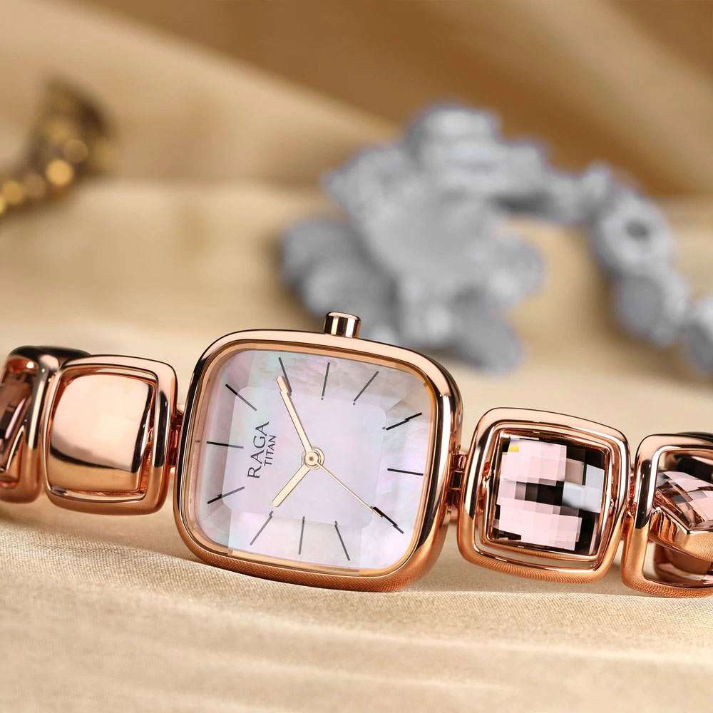 Buy Titan 95136WM01 Watch in India I Swiss Time House